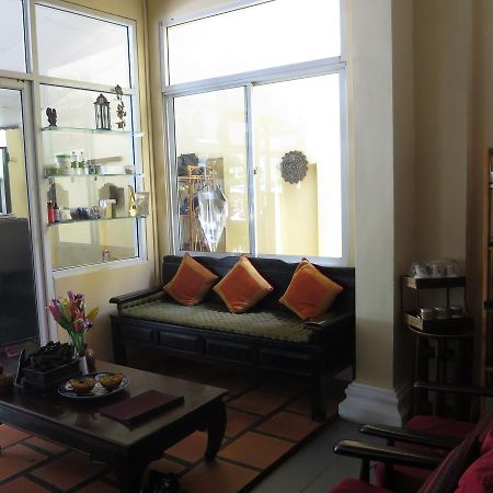 פנום פן Goldie Guesthouse מראה חיצוני תמונה