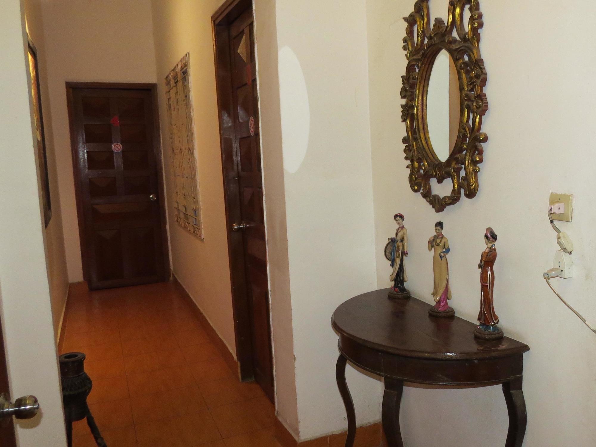 פנום פן Goldie Guesthouse מראה חיצוני תמונה