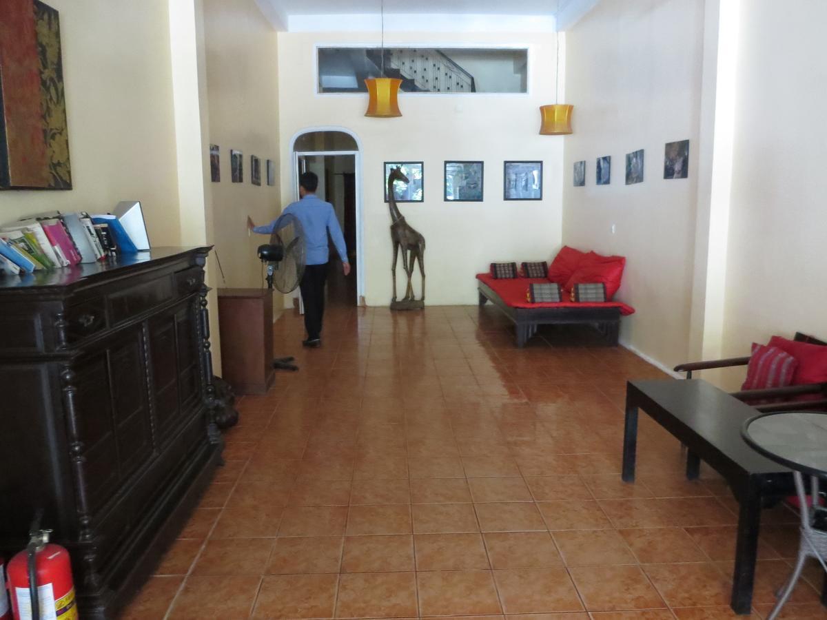 פנום פן Goldie Guesthouse מראה חיצוני תמונה