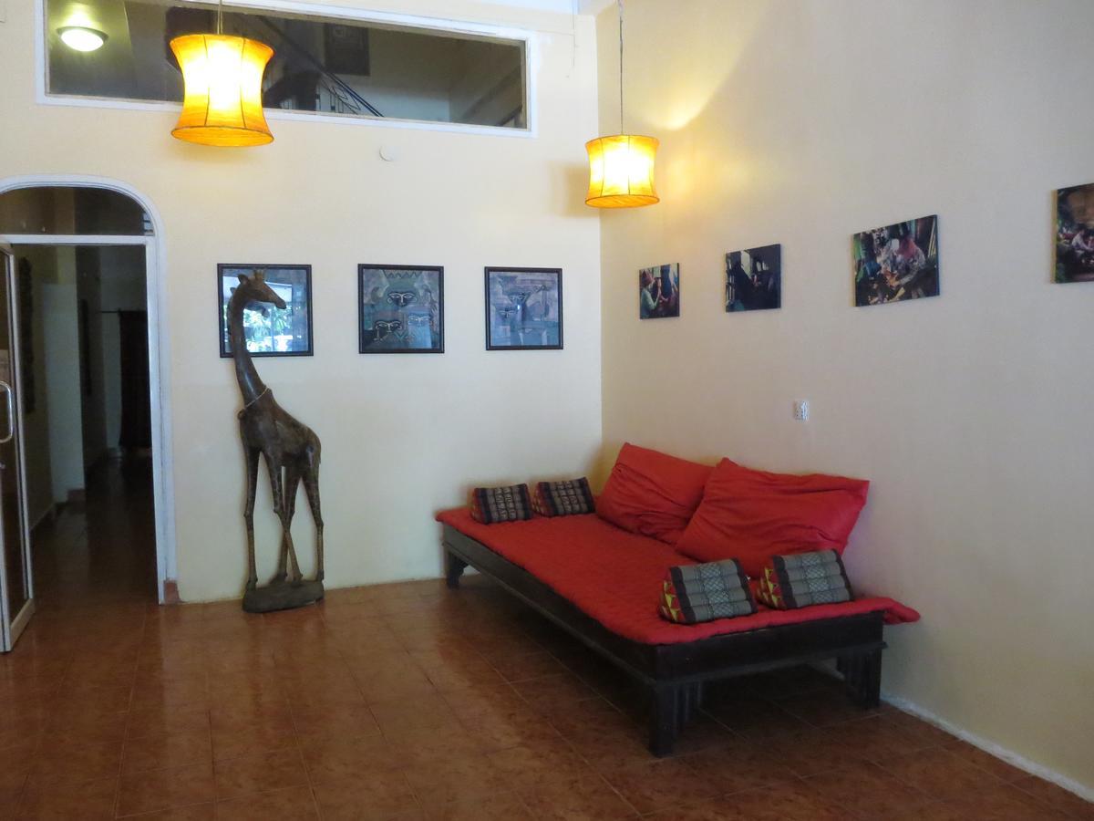 פנום פן Goldie Guesthouse מראה חיצוני תמונה