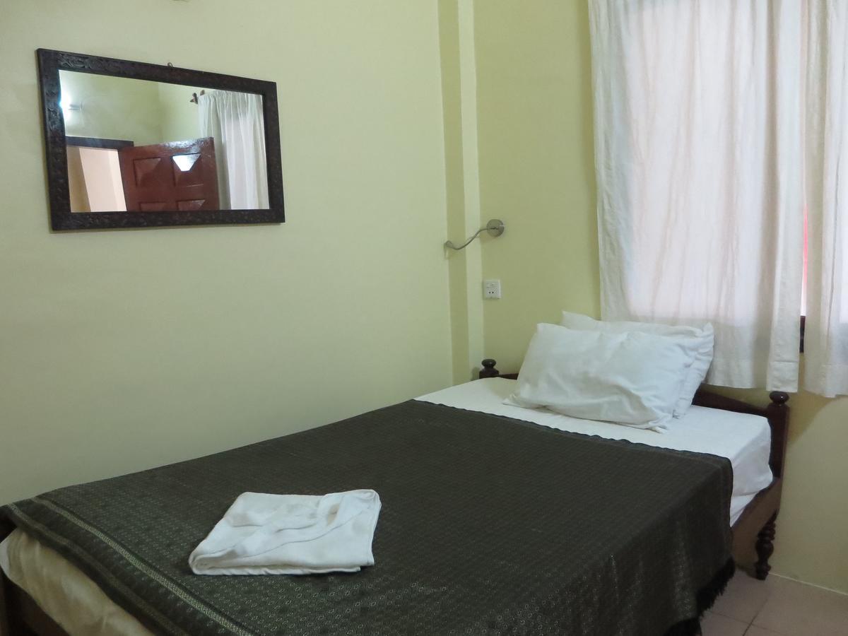 פנום פן Goldie Guesthouse מראה חיצוני תמונה
