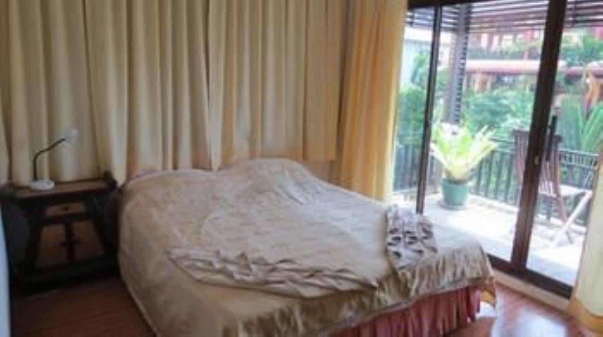 פנום פן Goldie Guesthouse מראה חיצוני תמונה