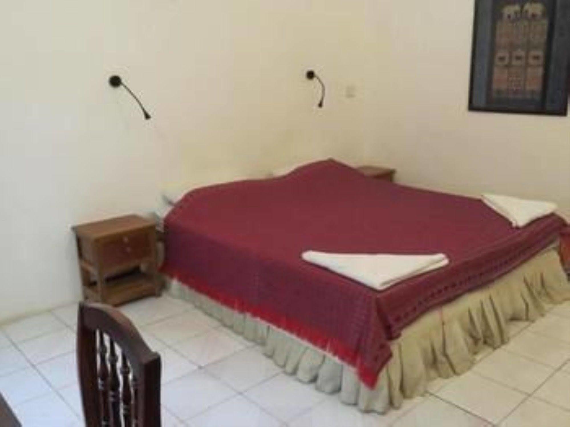 פנום פן Goldie Guesthouse מראה חיצוני תמונה