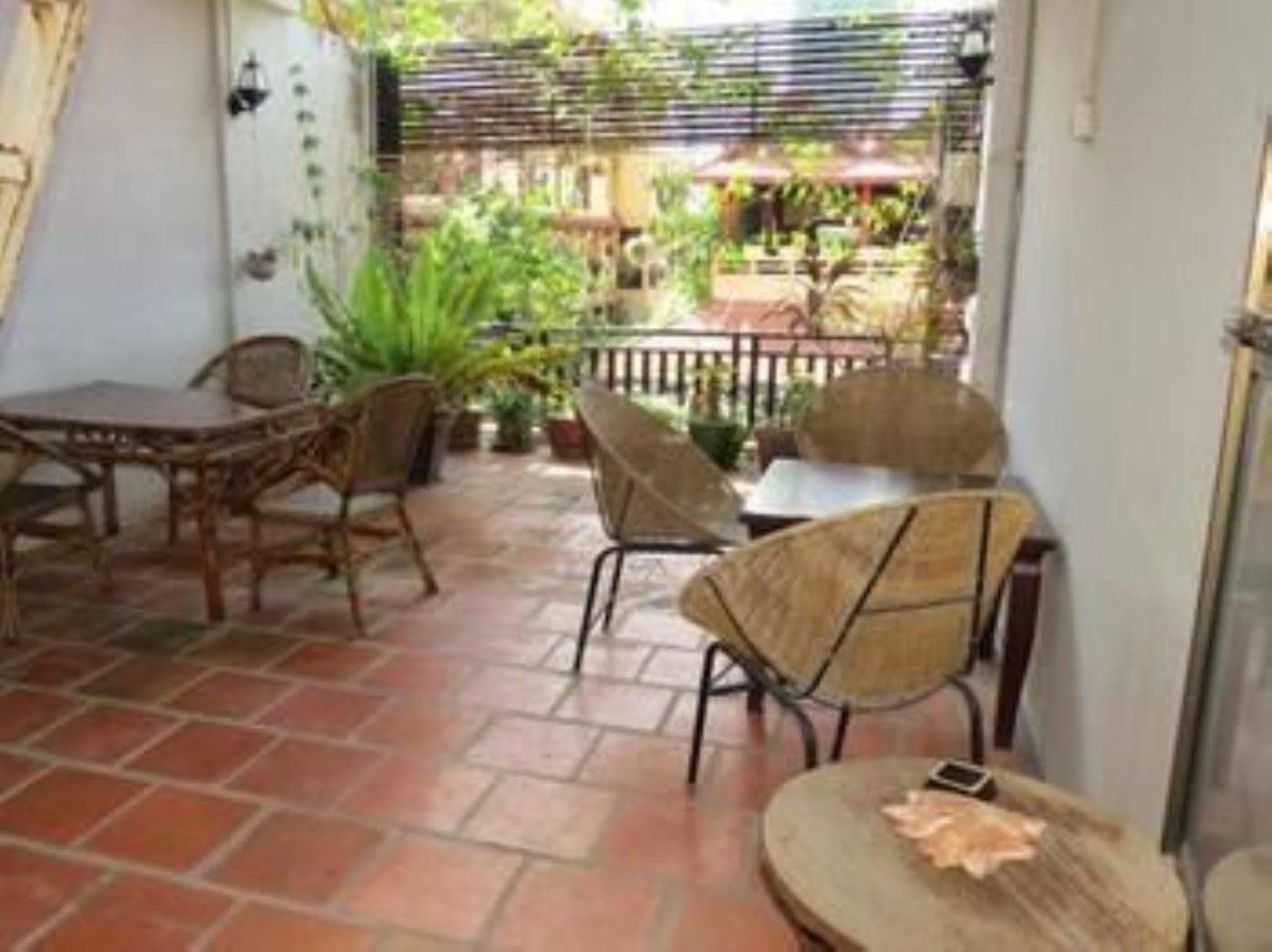 פנום פן Goldie Guesthouse מראה חיצוני תמונה